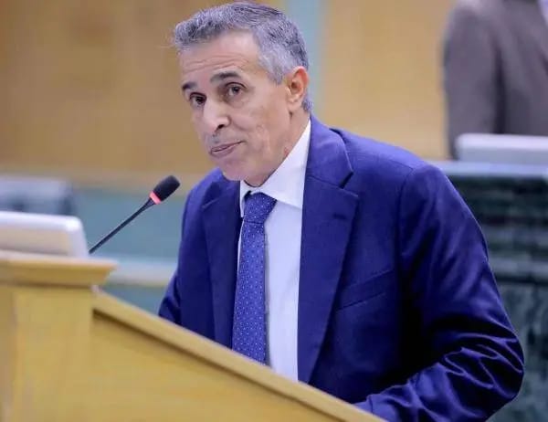 الحرب أكبر من الإقليم 