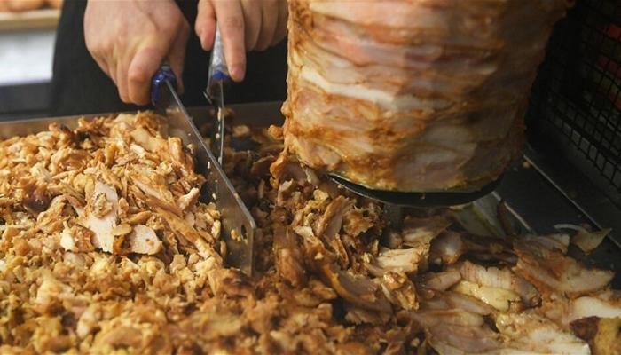 الطراونة يكشف أسباب تكرار حالات التسمم الغذائي في الأردن