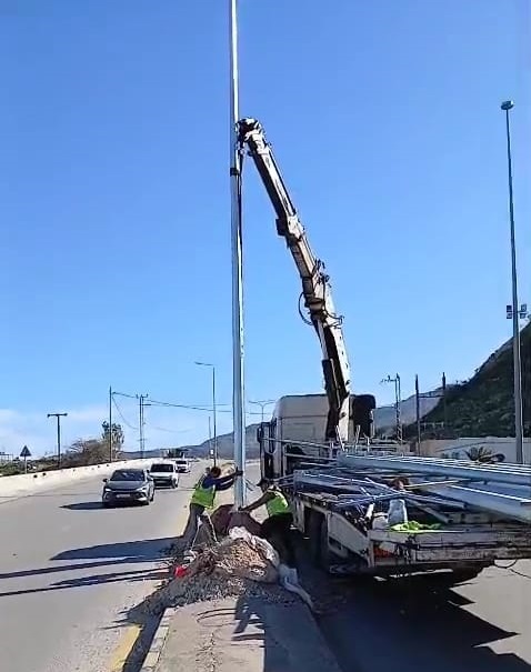 الأشغال تبدأ بتأهيل إنارة طريقي البحر الميت وجرش