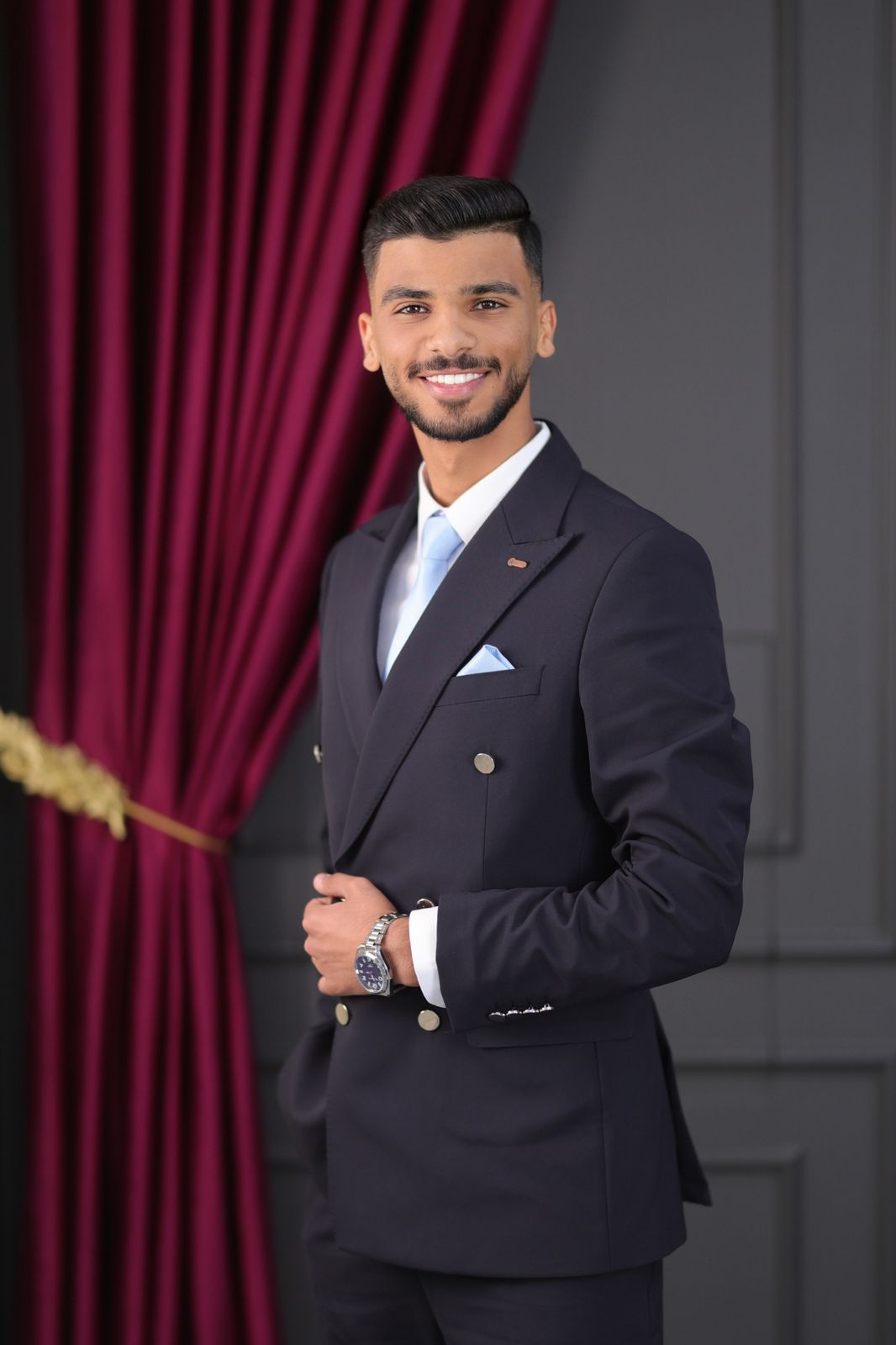 أحمد جمال الحديدي ..  مبارك مناقشة مشروع التخرج