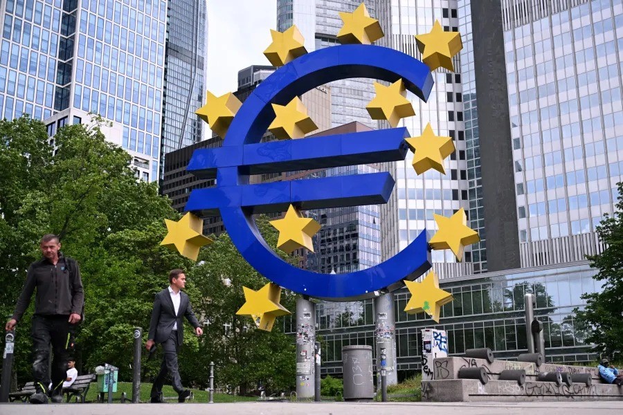 تباطؤ نمو اقتصاد منطقة اليورو إلى 0.4% في الربع الثالث