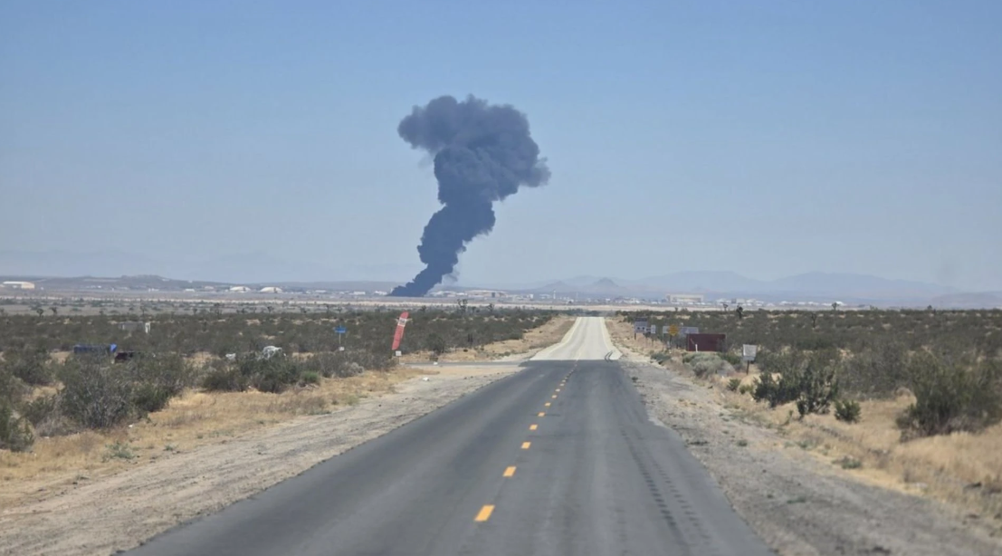 مقتل 8 من أفراد طاقم طائرة B-52 إثر تحطمها في كاليفورنيا الأميركية