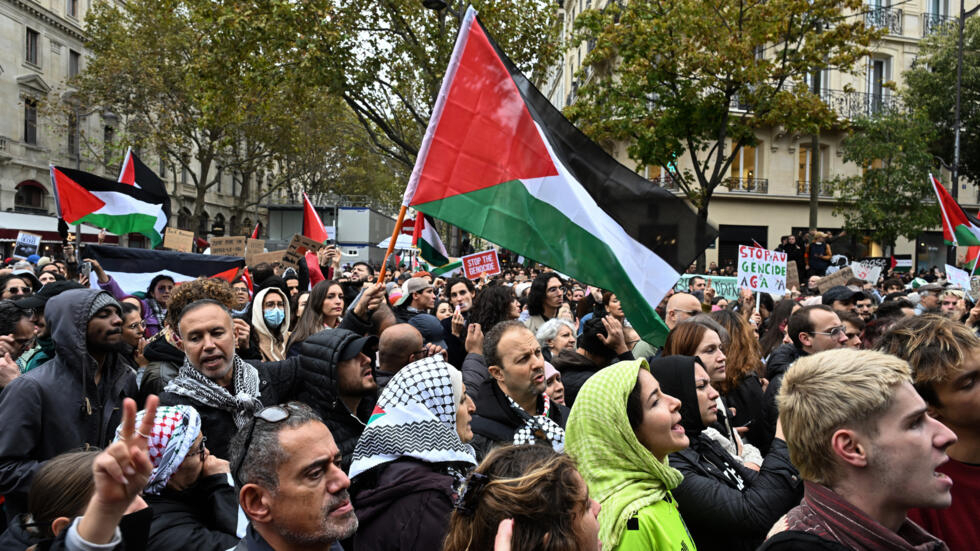 فرنسا: تظاهر الآلاف في باريس تنديدا بمجزرة الاحتلال في رفح