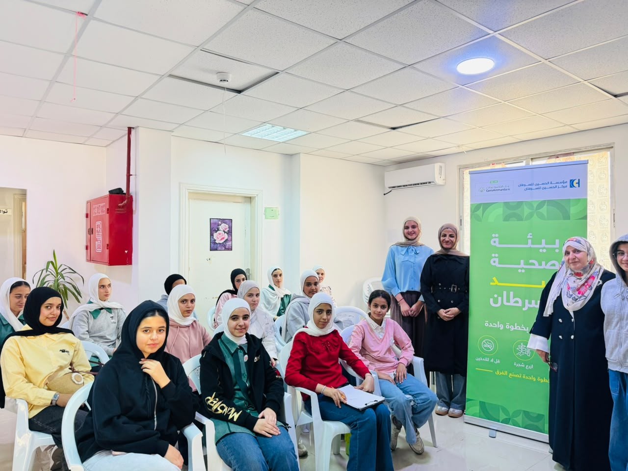 محاضرة توعوية حول الوقاية وتعزيز الوعي الصحي في مركز شابات المزار الشمالي
