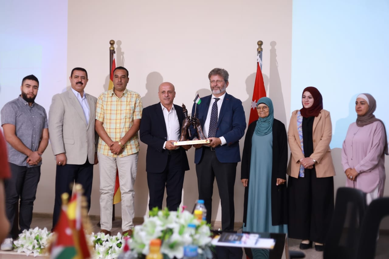 بحث التوأمة بين بلدية سحاب والبلديات الإسبانية