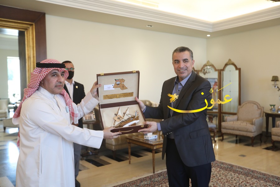 الديحاني يكرم البطاينة (صور)