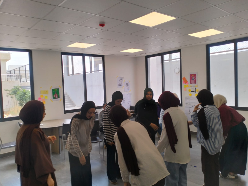 مركز شباب الوسطية ينفذ جلسة توعوية بعنوان كن لطيفًا مع نفسك