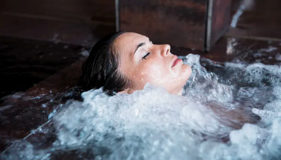 العلاج بالتبريد .. حل جديد لشعر أكثر كثافة