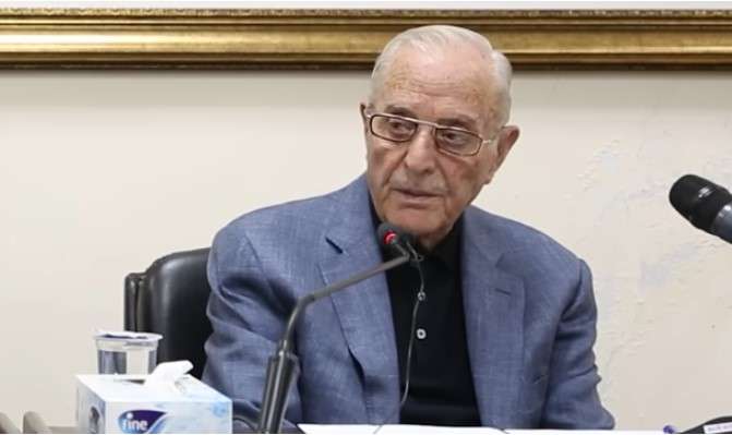 العيسوي ينقل تمنيات الملك وولي العهد بالشفاء العاجل للرئيس عبيدات