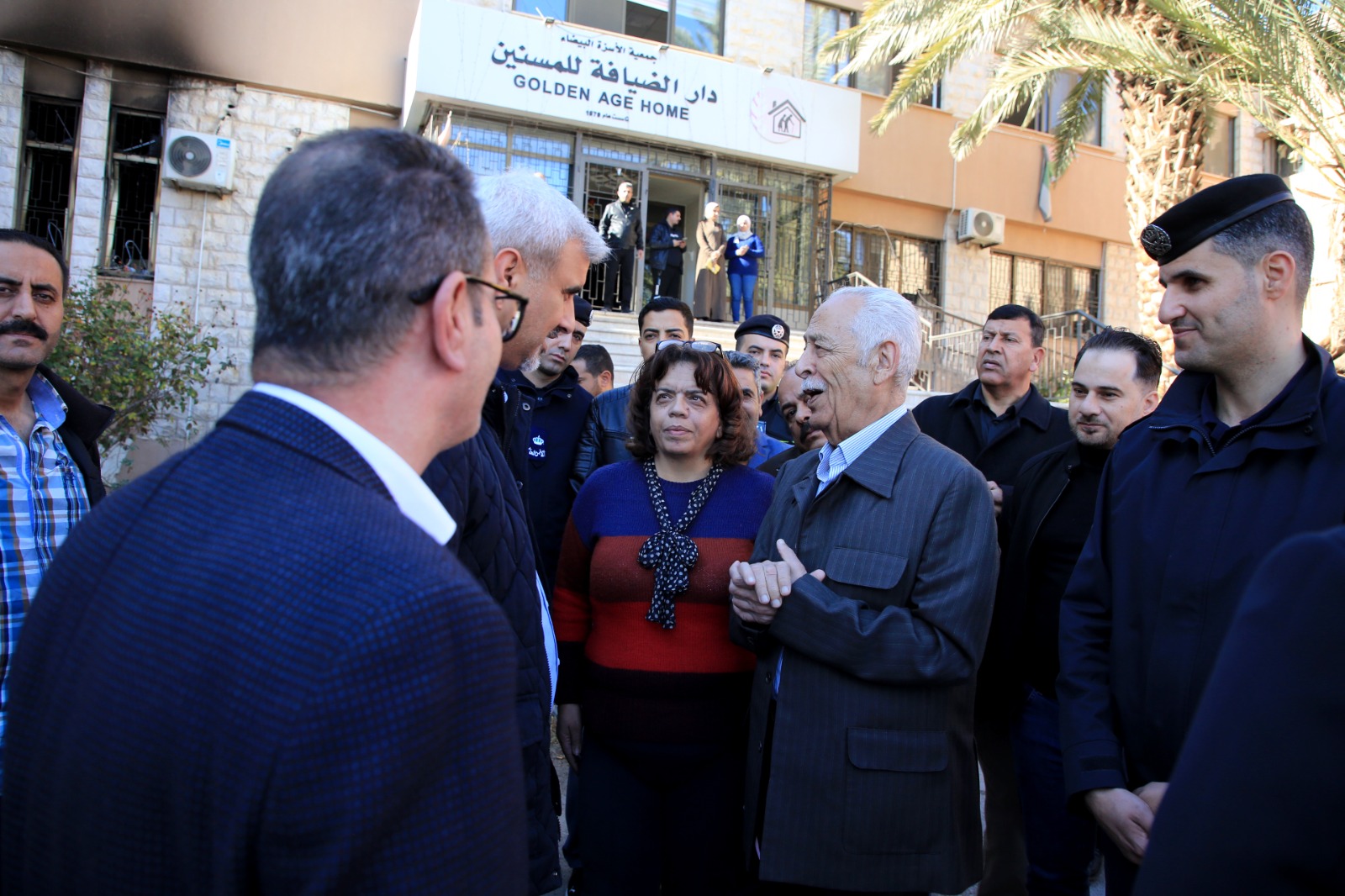 مندوبا عن الملك 