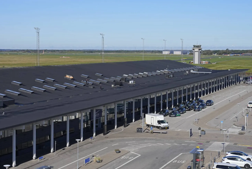 رصد طائرات مسيّرة فوق أكبر قاعدة عسكرية دنماركية 