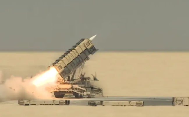 البحرين تعلن اعتراض 145 صاروخا و246 مسيرة