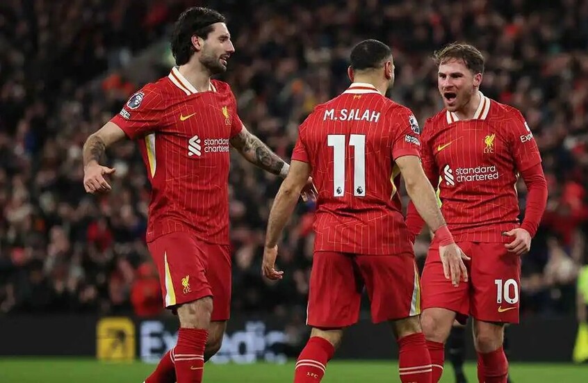 بعد اهتمام ريال مدريد ..  نجم من ليفربول يحسم مستقبله مع الريدز