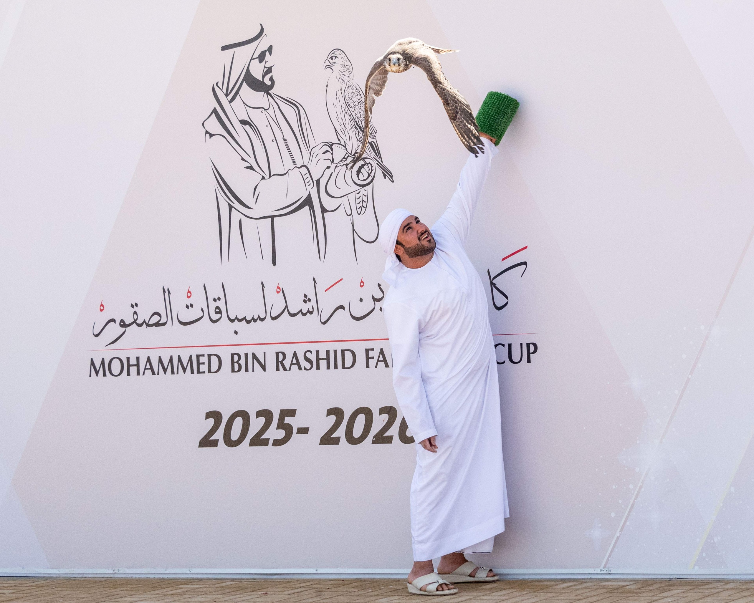 أشواط الحر والشاهين تسجل حضورًا استثنائيًا في سباقات الصقور 