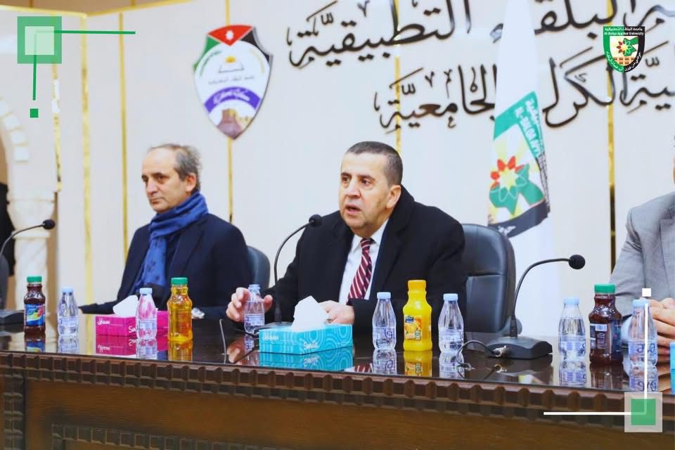 رئيس جامعة البلقاء التطبيقية يلتقي الهيئتين الإدارية والأكاديمية في كلية الكرك الجامعية