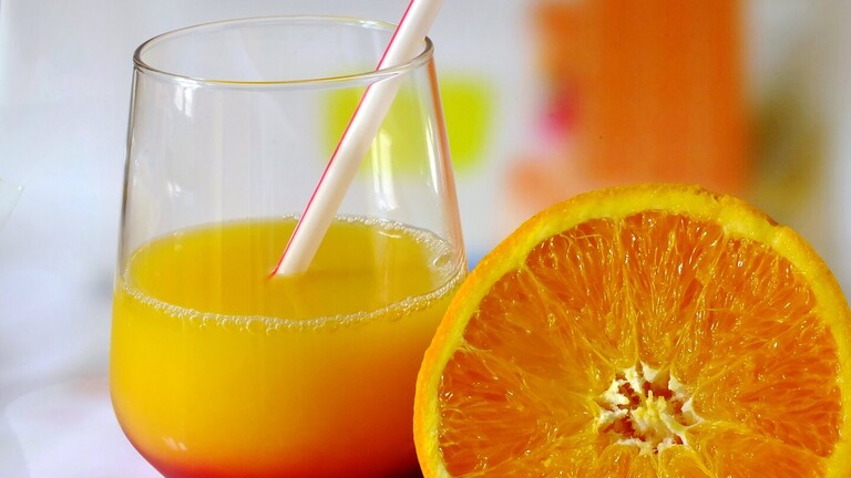 أسعار عصير البرتقال تحلق عالميا والمنتجون ينظرون في البدائل