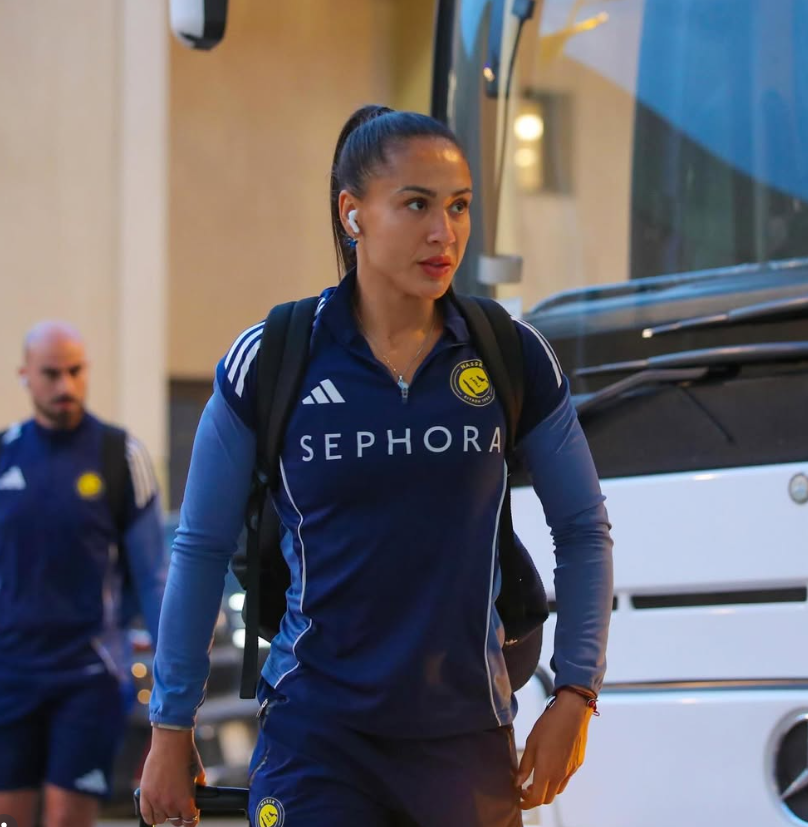 برازيلية لعبت لريال مدريد ..  محترفة نادي النصر السعودي تعلن إسلامها 