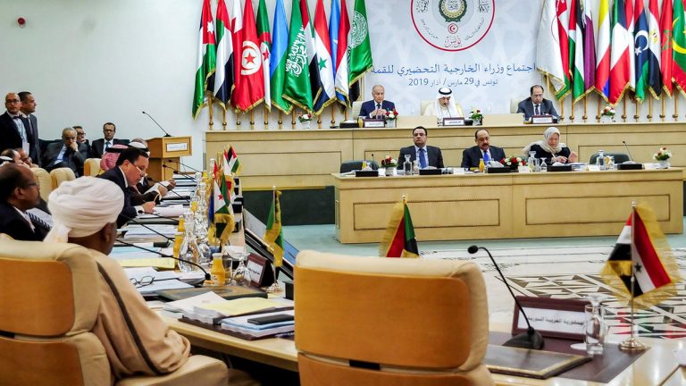 من هم الزعماء الحاضرون والغائبون عن القمة العربية في تونس؟‎