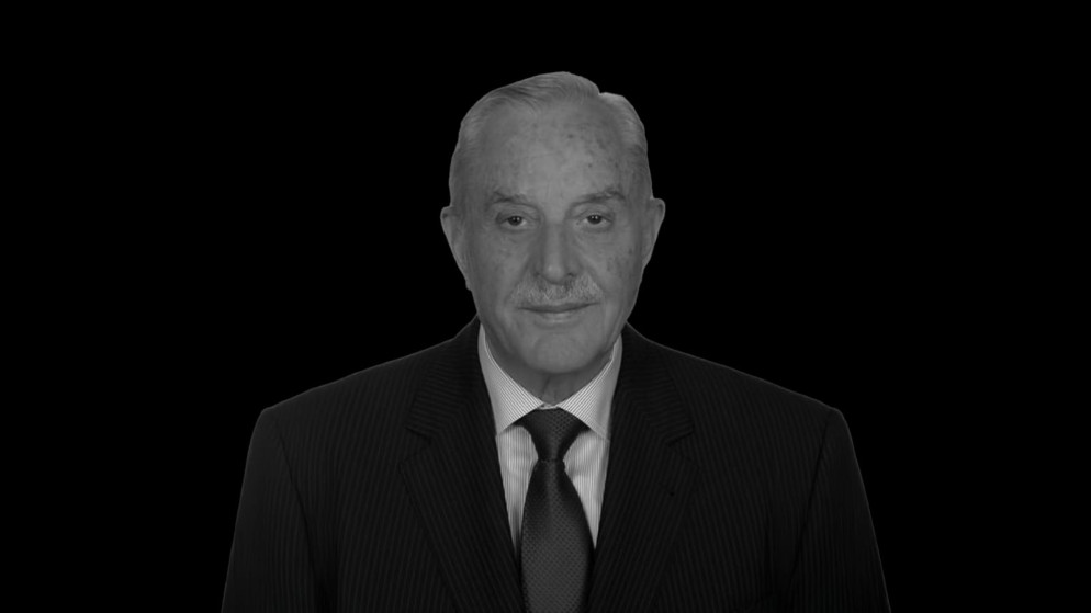 طلال أبوعزالة وعائلته ينعون دولة الفقيد احمد عبيدات