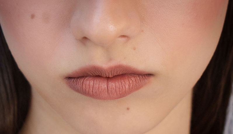 الشفاه الناعمة الممتلئة halo lips ..  أبرز صيحات ربيع وصيف 2026