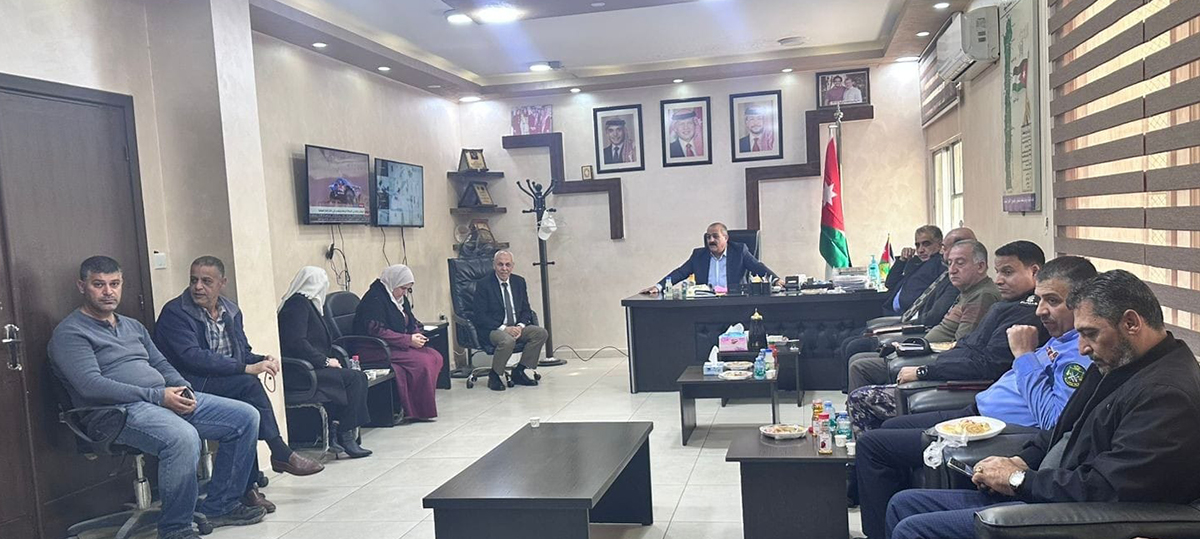 محافظ إربد يؤكد أهمية سرعة الاستجابة خلال فصل الشتاء