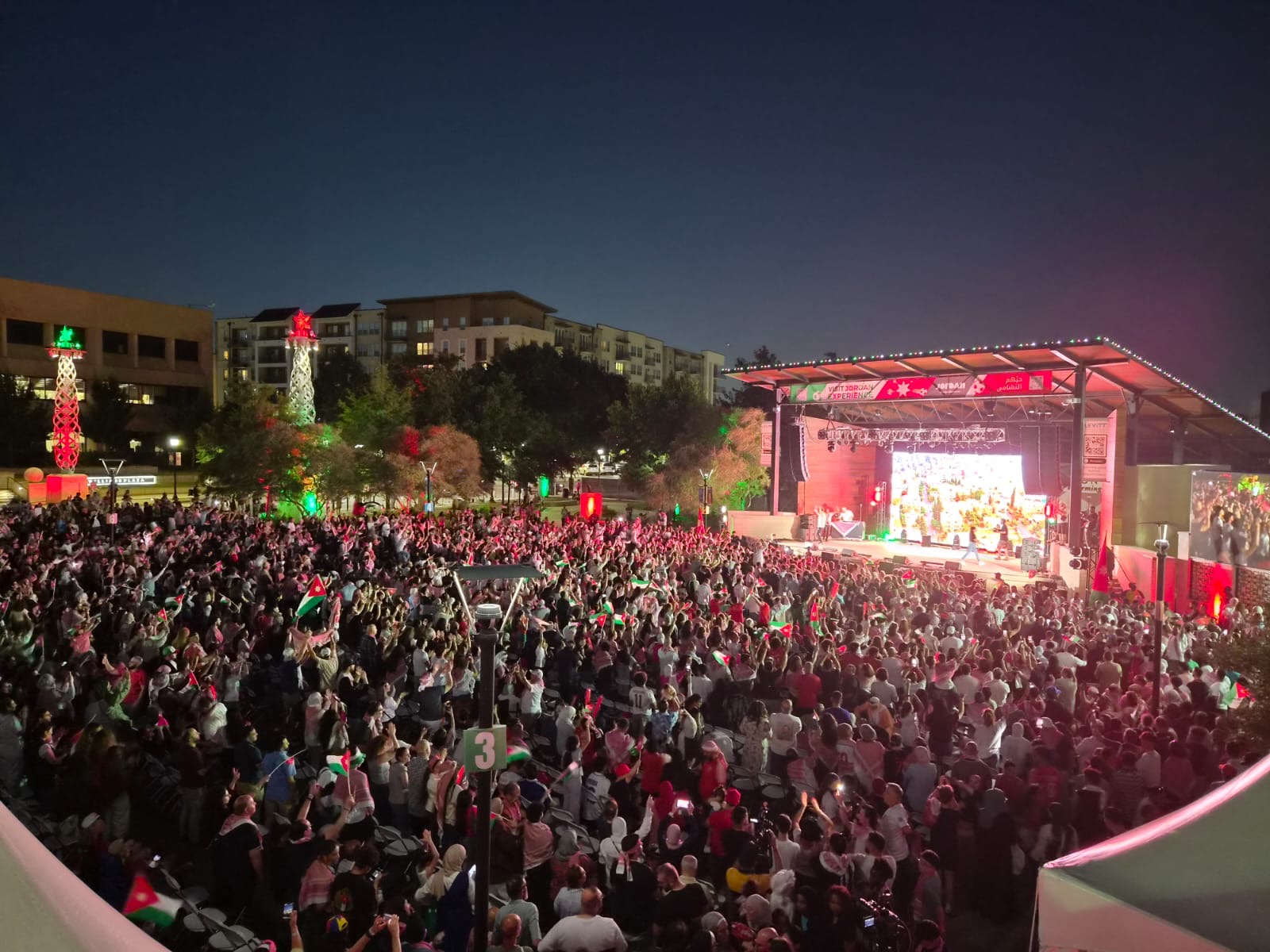 آلاف الجماهير بحفل صوت الأردن عمر العبداللات في مدينة دالاس 