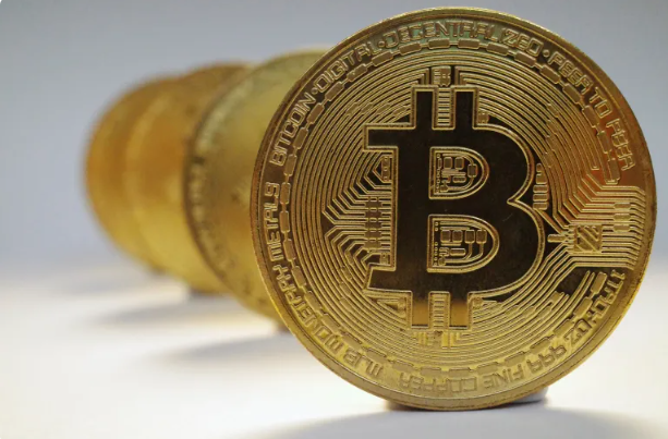 بيتكوين تنخفض دون 60 ألف دولار للمرة الاولى منذ 2024