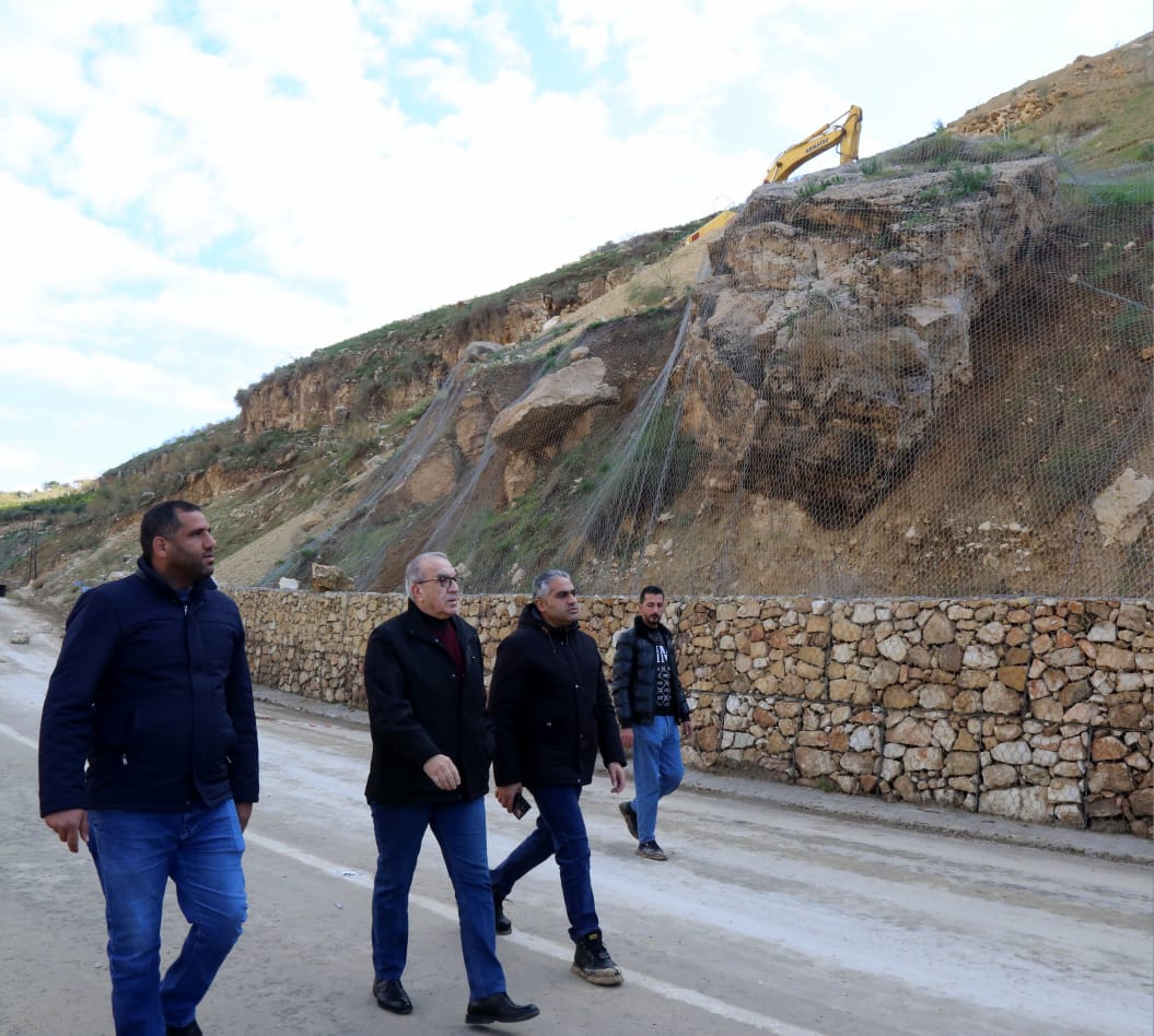 إغلاق طريق وادي شعيب سيستمر لاسابيع ..  والبدائل من عيرا والعارضة والعدسية