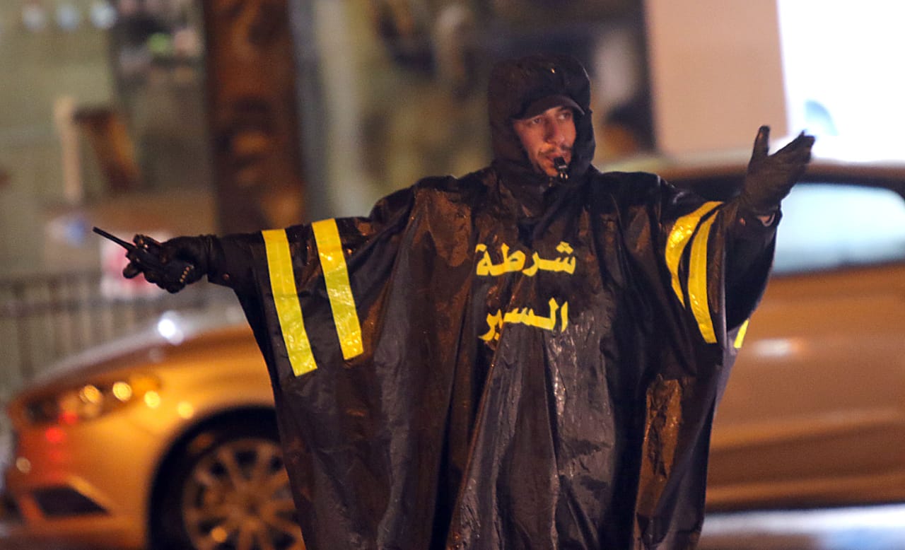 الإدارات المرورية: تفقدوا جاهزية المركبات قبل المنخفض 