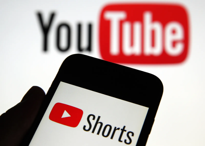 هل تتحول يوتيوب شورتس إلى منصة فيديوهات بالذكاء الاصطناعي؟ 