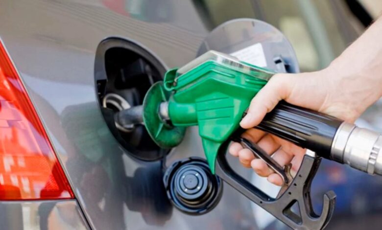 الحكومة: ارتفاع سعر البنزين 90 واستقرار الـ 95 وانخفاض الديزل عالميًا