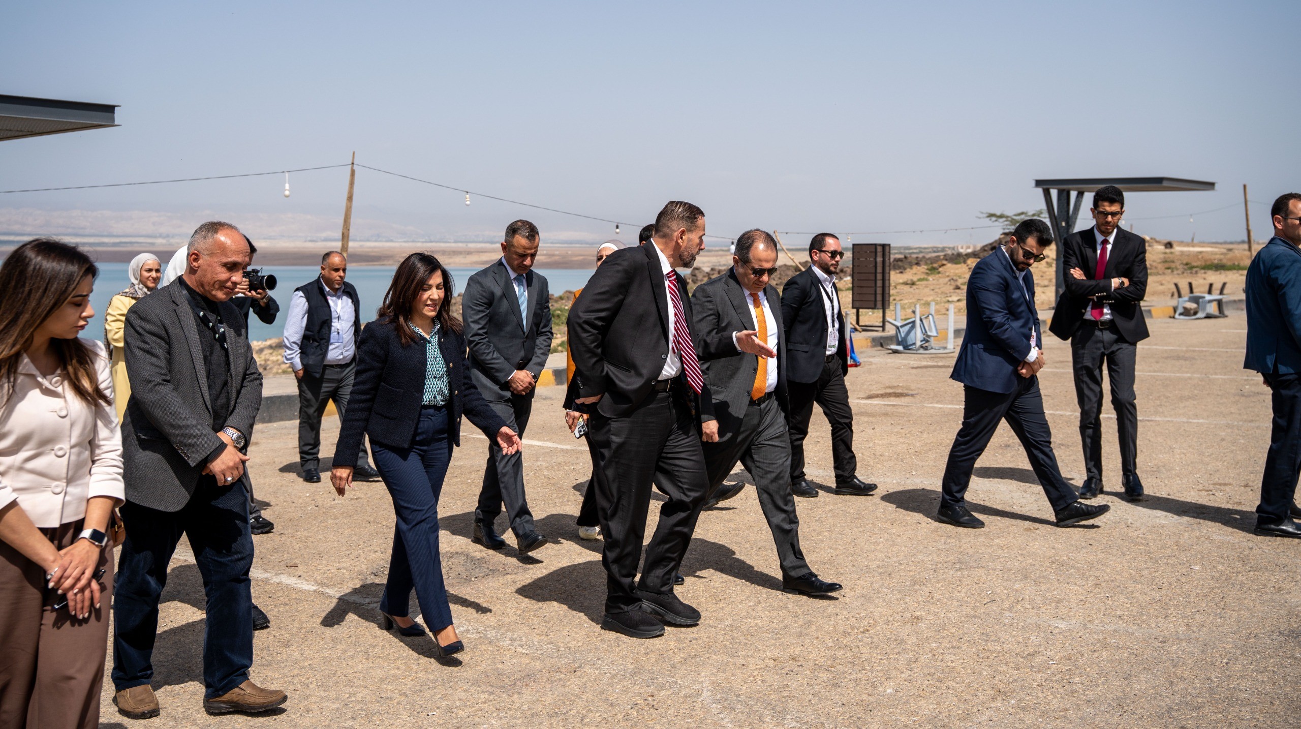 وزير الاستثمار يتفقد مرافق فرص استثمارية تضم 20 موقعًا في البحر الميت