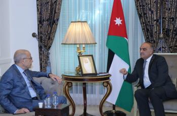 الخصاونة يؤكد لمحافظ مصرف ليبيا أهميَّة الاستثمار في الأردن
