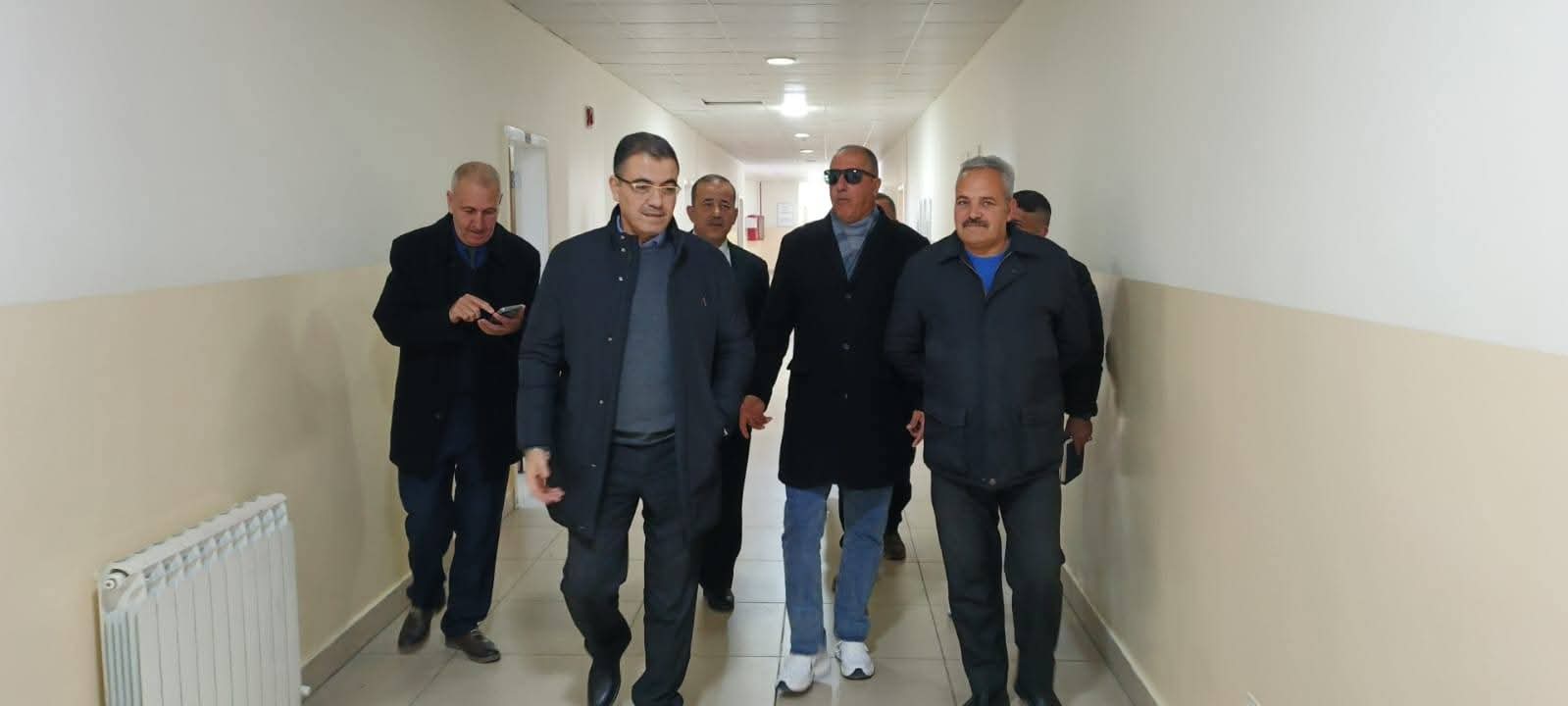 رئيس جامعة عجلون الوطنية يتفقد سير الامتحانات النهائية ويطمئن على الأجواء الامتحانية