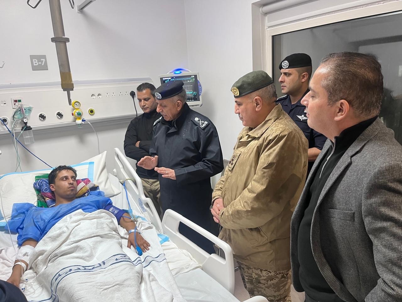 المعايطة يعود الرقيب الشورة بعد إصابته في مداهمة أمنية 