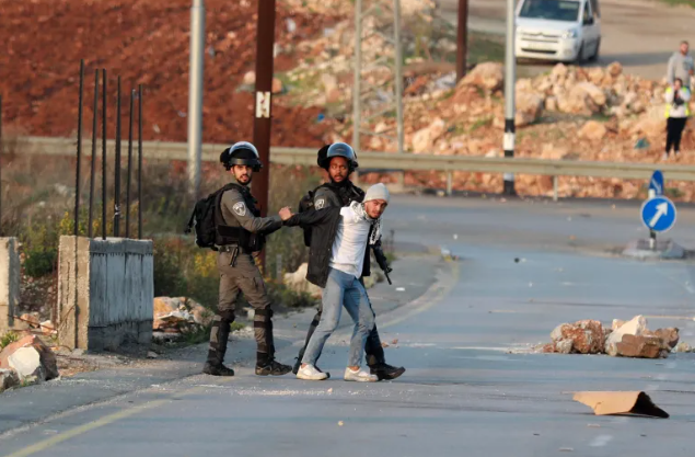 الاحتلال يعتقل 8 فلسطينيين بينهم سيدة في جنين