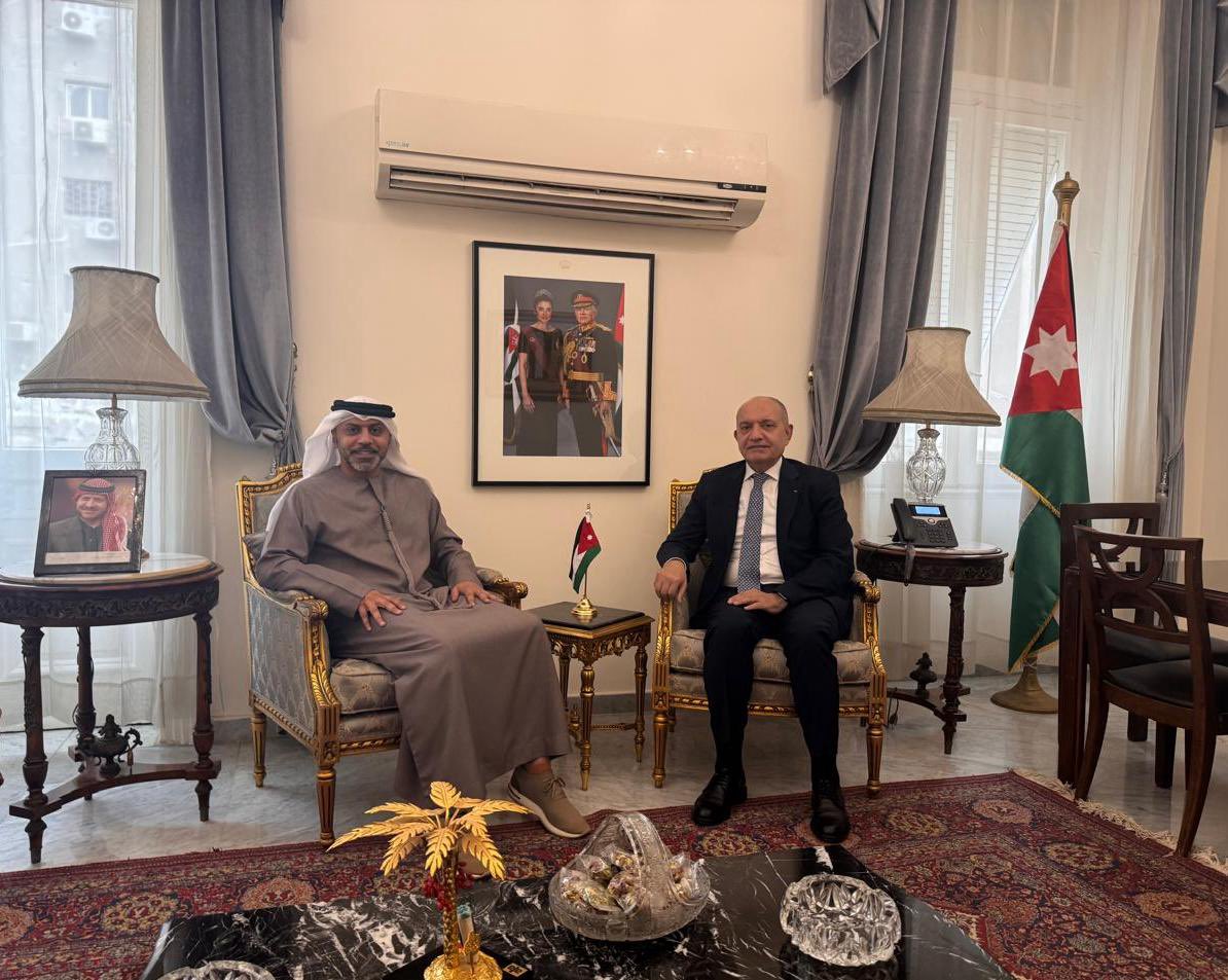 السفيرة العضايلة يلتقي نظيره الإماراتي في القاهرة 