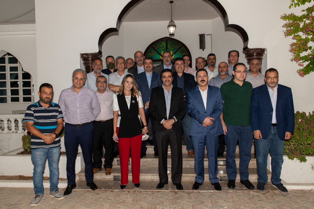 نادي الجالية الأردنية في عُمان يشهر لجنة رجال الأعمال