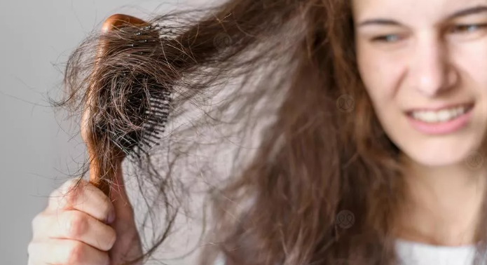 7 عادات يومية تلحق أضراراً كبيرة بالشعر