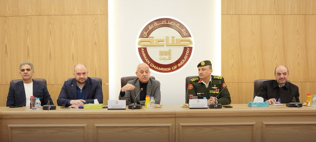 صناعة عمان تبحث والاستهلاكية العسكرية دعم المنتجات المحلية