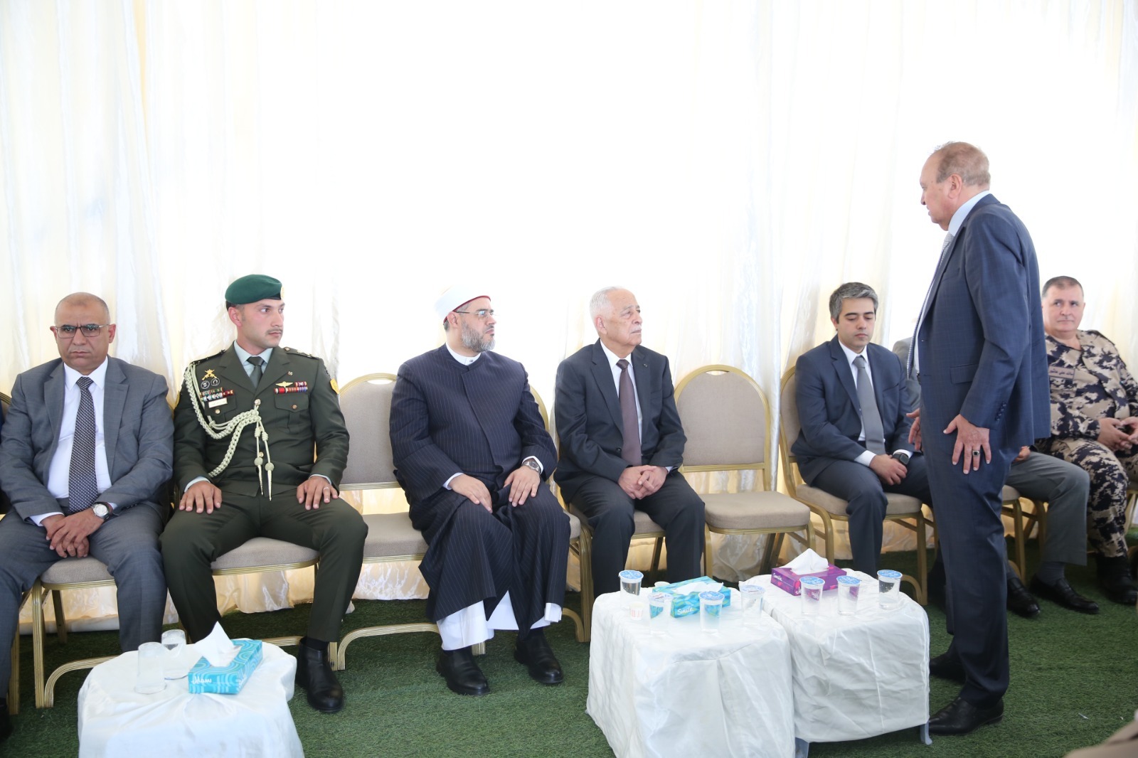 مندوبا عن الملك وولي العهد ..  العيسوي يعزي عشائر العدوان والفايز والسحيم