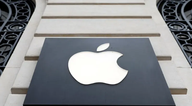 موعد إطلاق أول آيفون قابل للطي