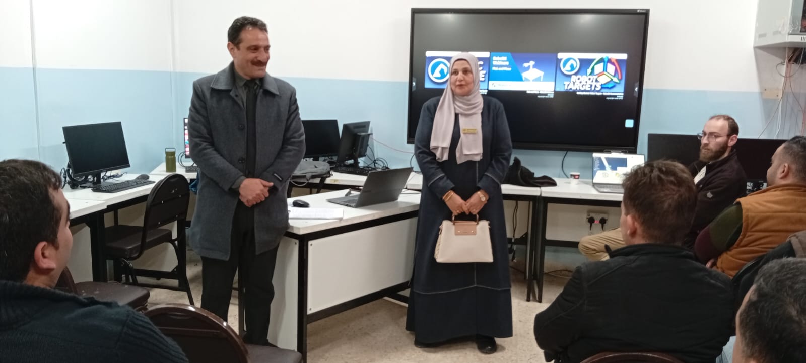 المصري تختتم ورشة الروبوتات الصناعية في مدرسة حوفا المزار الثانوية