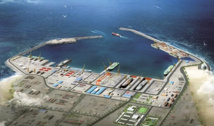 إصابة عامل بهجوم مسيّرتين على ميناء الدقم في عُمان