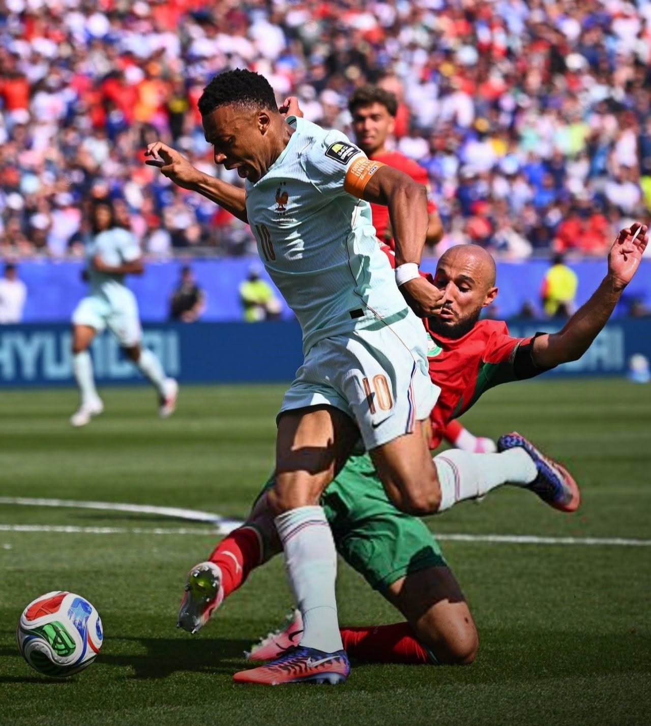 أرشيفو فار: لا ركلة جزاء لمبابي امام المغرب 