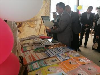 المكتبة الوطنية تشارك مدرسة الجواسرة احتفالها باليوبيل الفضي 