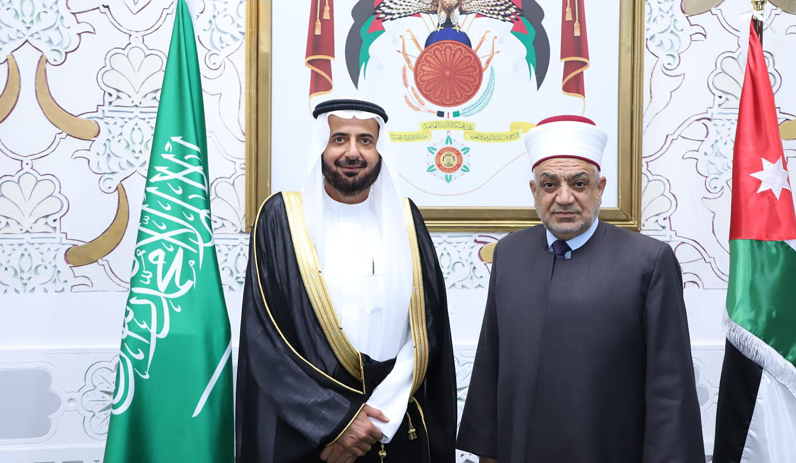 الخلايلة يبحث مع الربيعة تيسير رحلات الحجاج والمعتمرين الأردنيين