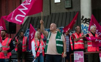 بريطانيا على مشارف إضرابات عارمة بدعوة من النقابات العمالية