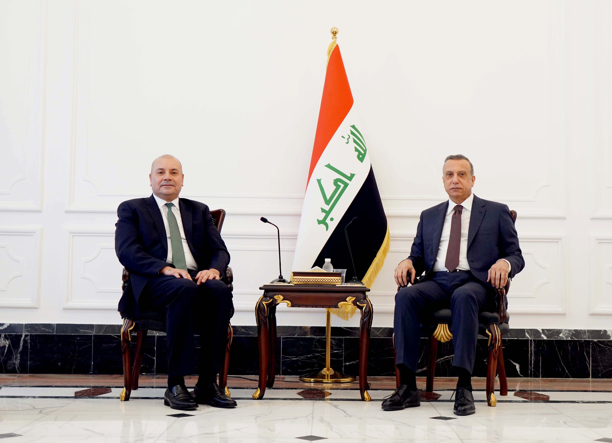 الكاظمي يشيد بدور الملك في تنمية العلاقات بين الأردن والعراق