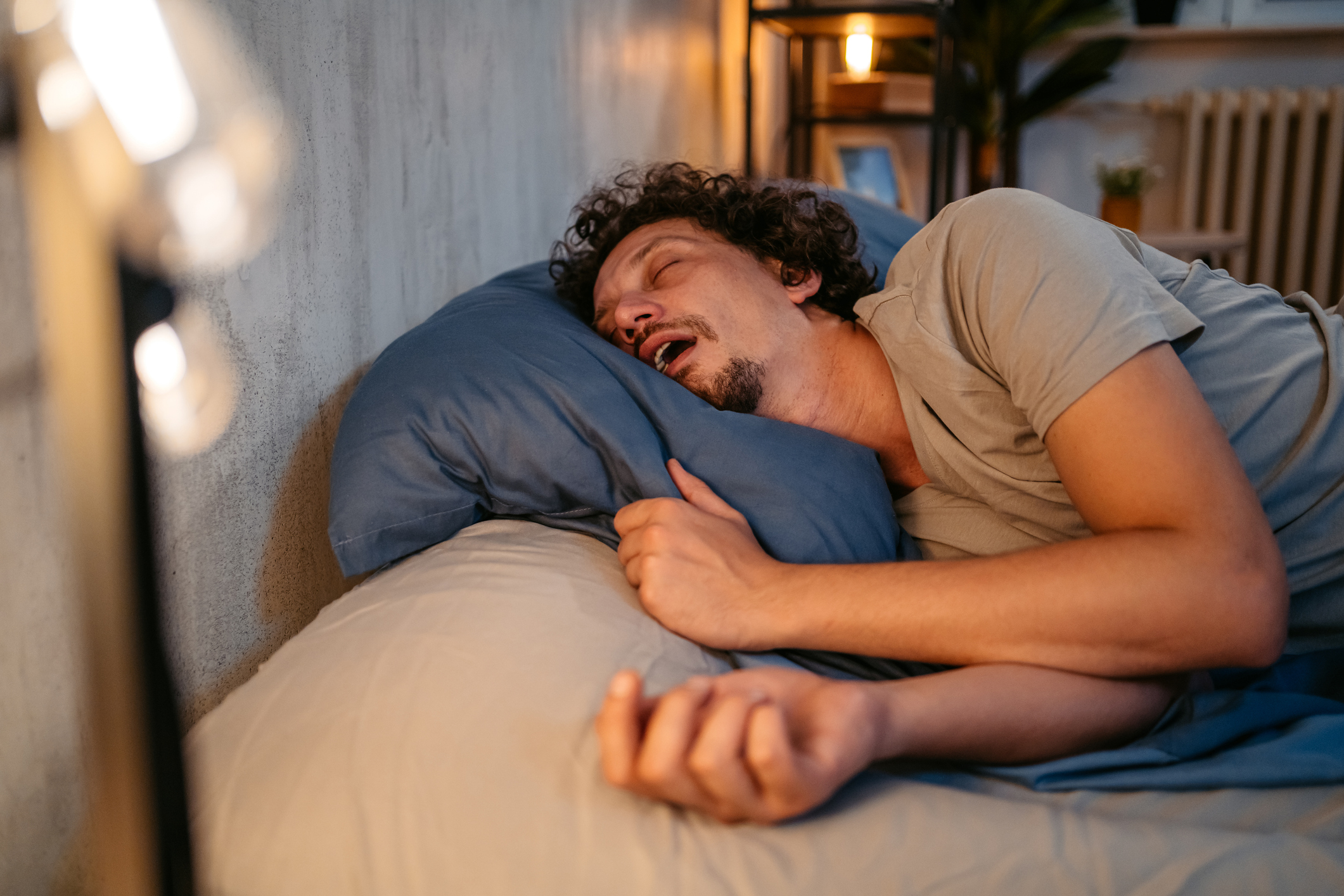 الفم المفتوح أثناء النوم ..  المخاطر والأسباب والعلاج